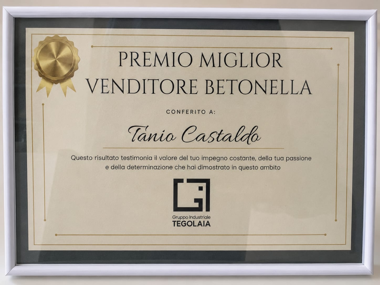 Premio Miglior Venditore Betonella conferito a Tonio Castaldo dal Gruppo Industriale Tegolaia